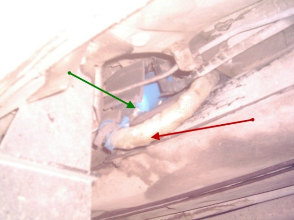 3_DSCI0051 Подвесной насос на машине.jpg
