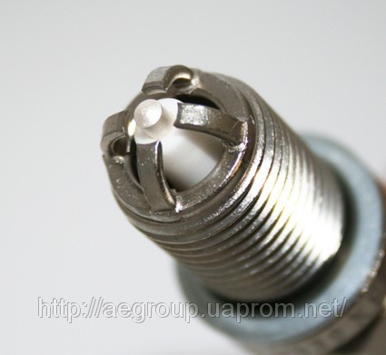 1315548_w640_h640_closeplug.jpg