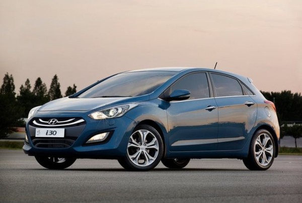 hyundai-i30_2013_1600x1200_wallpaper_0f.jpg